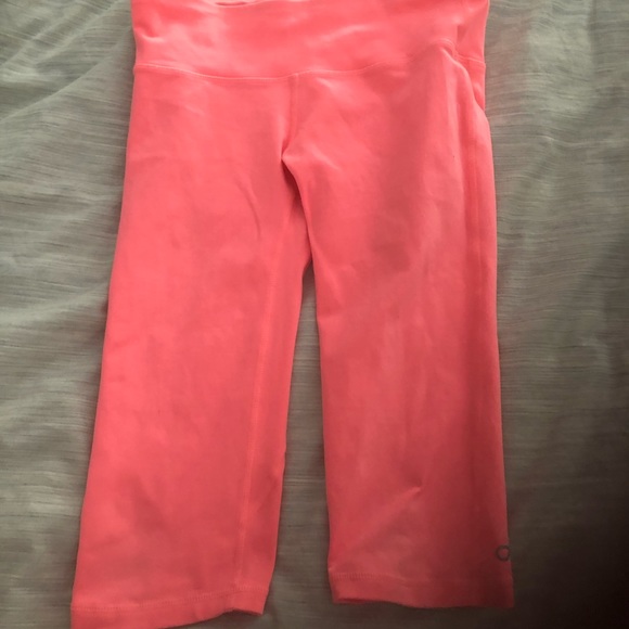 Bundle of two Capri exercise pants - Picture 3 of 4